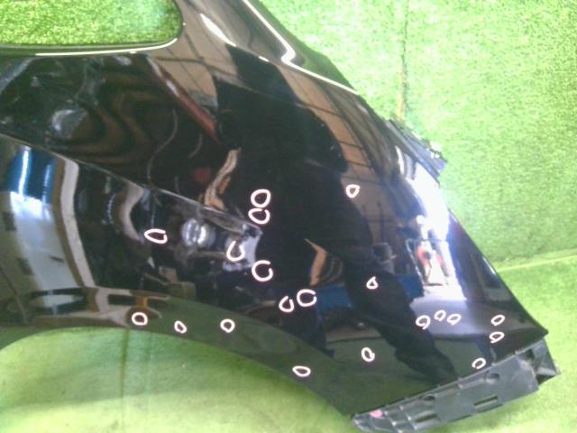 【中古】エスクァイア DBA-ZRR80G 右フロントフェンダー 53811-28180 自社品番250427 202