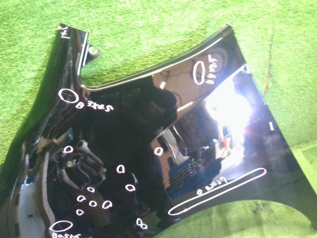 【中古】エスクァイア DBA-ZRR80G 左フロントフェンダー 53812-28240 自社品番250427 202