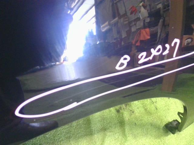 【中古】エスクァイア DBA-ZRR80G 左フロントフェンダー 53812-28240 自社品番250427 202