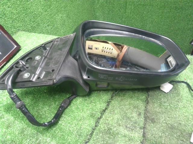 【中古】エスクァイア DBA-ZRR80G 右ドアミラー サイドミラー 87910-28B690 自社品番250427 202