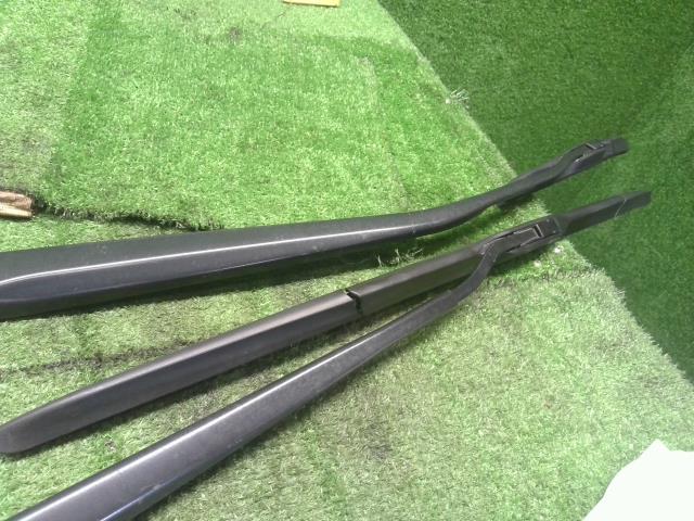 【中古】エスクァイア DBA-ZRR80G フロントワイパーアーム 85211-28211 自社品番250427 202