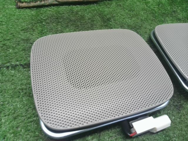 【中古】エスクァイア DBA-ZRR80G スピーカー ルーフ 天井 86150-28160 自社品番250427 202