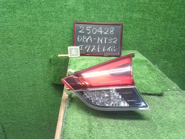 【中古】エクストレイル DBA-NT32 右テールランプ 26550-6FP5B 自社品番250428 G41