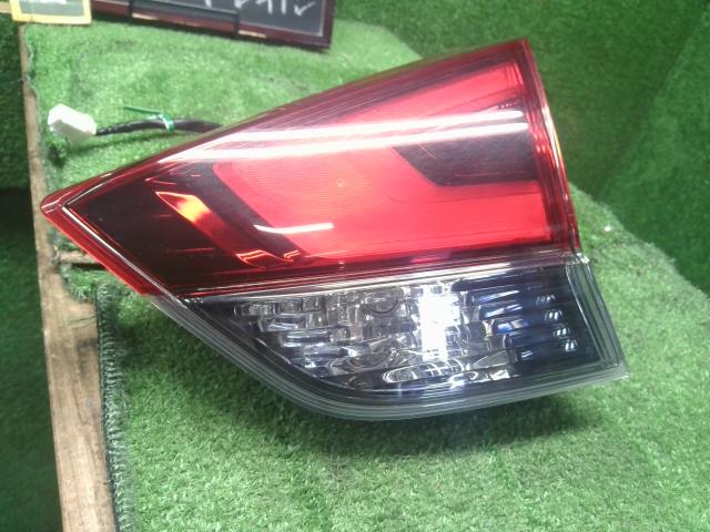 【中古】エクストレイル DBA-NT32 右テールランプ 26550-6FP5B 自社品番250428 G41