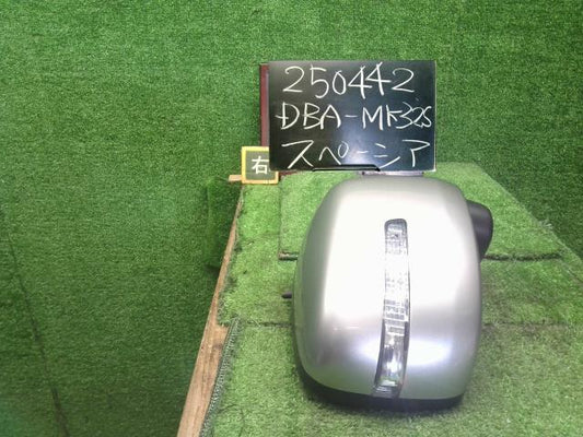【中古】スペーシア DBA-MK32S 右ドアミラー サイドミラー 847Y1-81MV3 自社品番250442 ZVC