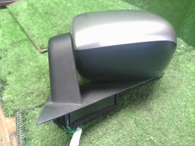 【中古】スペーシア DBA-MK32S 右ドアミラー サイドミラー 847Y1-81MV3 自社品番250442 ZVC