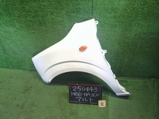 【中古】アルト HBD-HA36V 左フロントフェンダー 57711-74P04 自社品番250443 26U