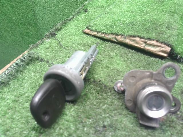 【中古】コペン ABA-L880K キーシリンダー イモビユニット コントロール 69503-97245 自社品番250446 S30