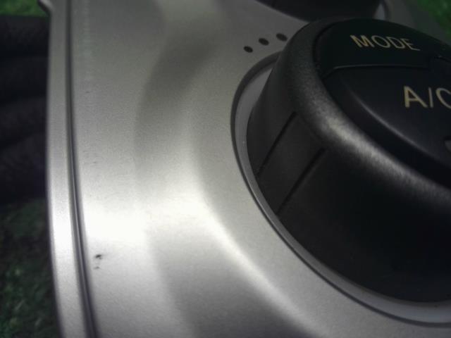 【中古】ヴィッツ CBA-NCP95 エアコン AC スイッチパネル 55900-52390-B0 自社品番250451 4S8