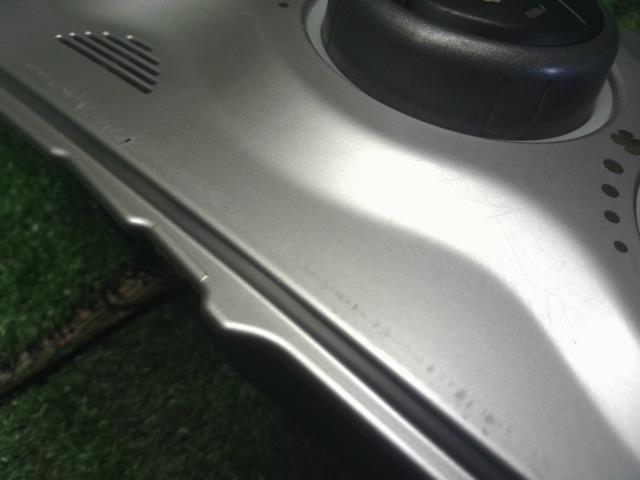 【中古】ヴィッツ CBA-NCP95 エアコン AC スイッチパネル 55900-52390-B0 自社品番250451 4S8