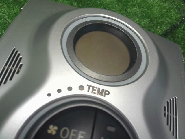 【中古】ヴィッツ CBA-NCP95 エアコン AC スイッチパネル 55900-52390-B0 自社品番250451 4S8