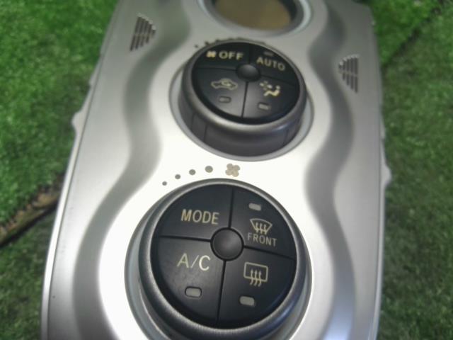 【中古】ヴィッツ CBA-NCP95 エアコン AC スイッチパネル 55900-52390-B0 自社品番250451 4S8