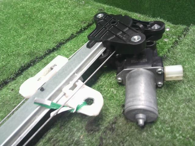 【中古】NV100クリッパー HBD-DR17V 右リアドアレギュレーターモーター 82720-4A01G 自社品番250453 Z2S