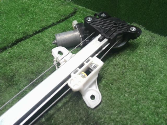 【中古】NV100クリッパー HBD-DR17V 左リアドアレギュレーターモーター 82721-4A00E 自社品番250453 Z2S