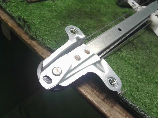 【中古】NV100クリッパー HBD-DR17V 左リアドアレギュレーターモーター 82721-4A00E 自社品番250453 Z2S