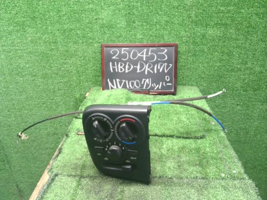 【中古】NV100クリッパー HBD-DR17V エアコン AC スイッチパネル 27511-4A03H 自社品番250453 Z2S