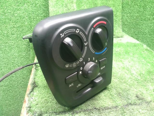 【中古】NV100クリッパー HBD-DR17V エアコン AC スイッチパネル 27511-4A03H 自社品番250453 Z2S