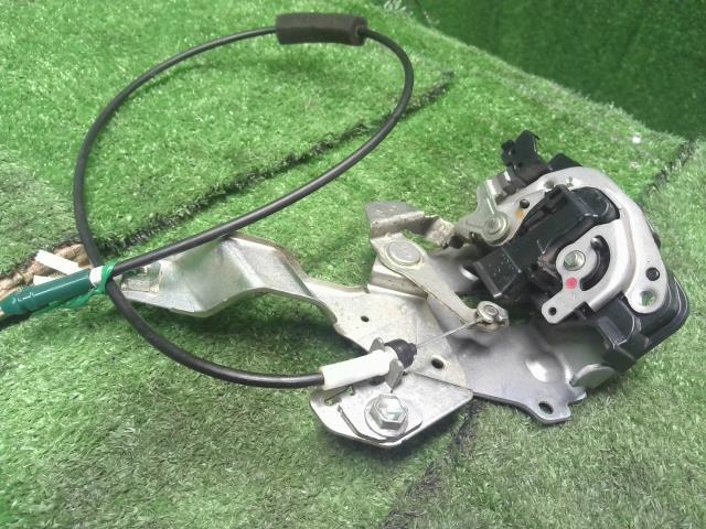 【中古】NV100クリッパー HBD-DR17V 右リアドアロック 82480-4A00J 自社品番250453 Z2S