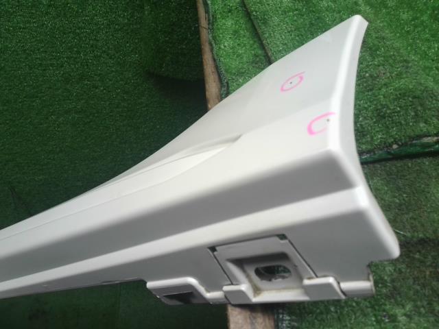 【中古】Ｎ－ＷＧＮ DBA-JH2 左サイドステップ スポイラー 71850-T6G-J01ZF 自社品番250454 NH624P