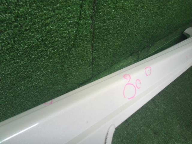 【中古】Ｎ－ＷＧＮ DBA-JH2 左サイドステップ スポイラー 71850-T6G-J01ZF 自社品番250454 NH624P