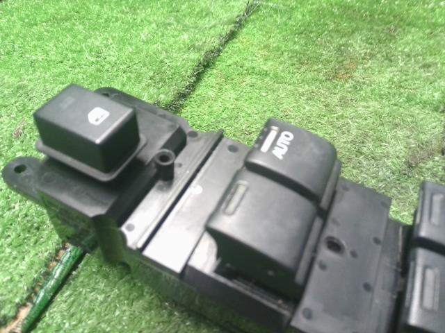 【中古】Ｎ－ＷＧＮ DBA-JH2 パワーウインドウPWスイッチ 35750-T6G-J01 自社品番250454 NH624P