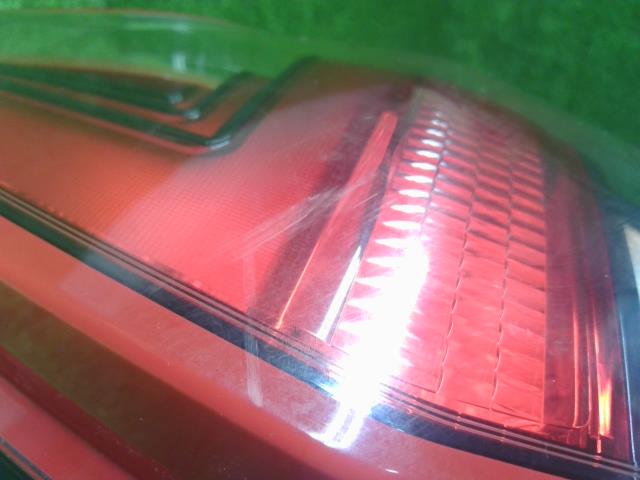 【中古】デイズ 5BA-B43W 右テールランプ 26550-7MA1A 自社品番250456 KBV