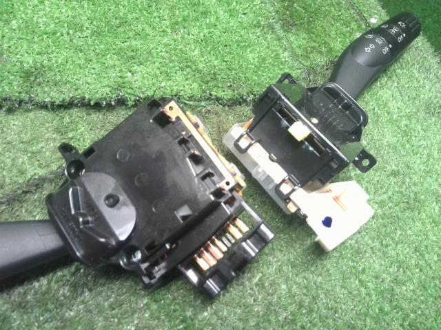 【中古】フォレスター DBA-SH5 ディマー コンビネーションスイッチ 83114AG011 自社品番250457 37J