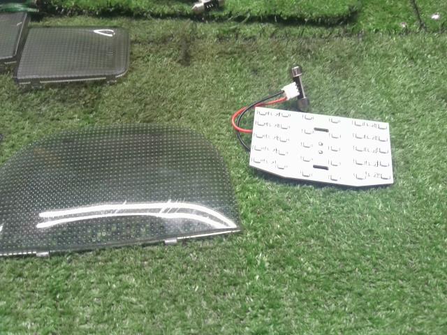 【中古】フォレスター DBA-SH5 ルームランプ 84601AG040LO 自社品番250457 37J