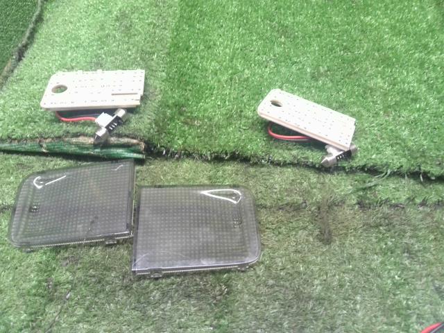 【中古】フォレスター DBA-SH5 ルームランプ 84601AG040LO 自社品番250457 37J