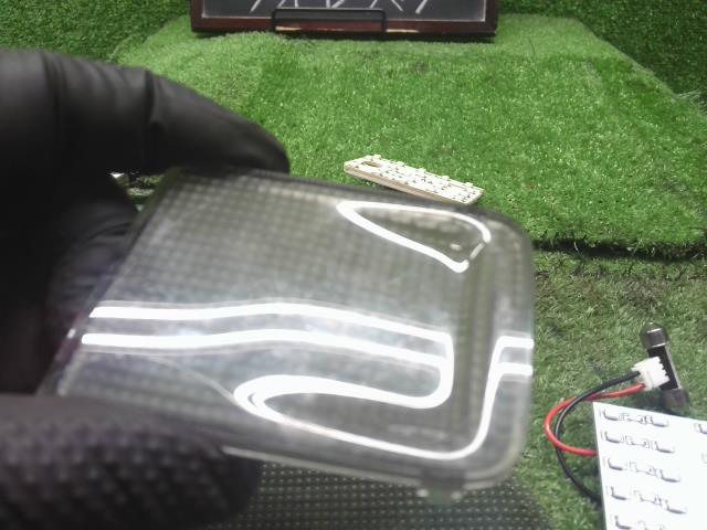 【中古】フォレスター DBA-SH5 ルームランプ 84601AG040LO 自社品番250457 37J