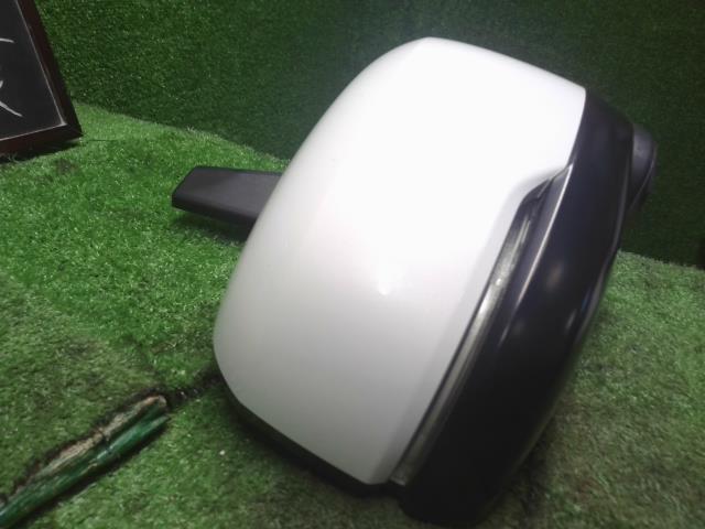 【中古】Ｎ－ＢＯＸ DBA-JF4 右ドアミラー サイドミラー 76208-TTA-J11 自社品番250459 NH883P