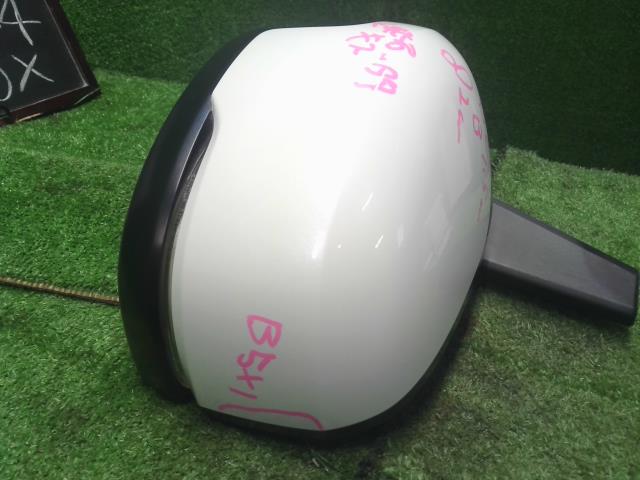 【中古】Ｎ－ＢＯＸ DBA-JF4 左ドアミラー サイドミラー 76258-TTA-J11 自社品番250459 NH883P