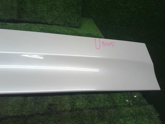 【中古】Ｎ－ＢＯＸ DBA-JF4 右スライドレールカバー 72545-TTA-013ZS 自社品番250459 NH883P