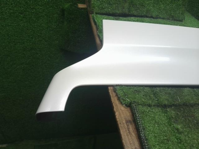 【中古】Ｎ－ＢＯＸ DBA-JF4 右スライドレールカバー 72545-TTA-013ZS 自社品番250459 NH883P