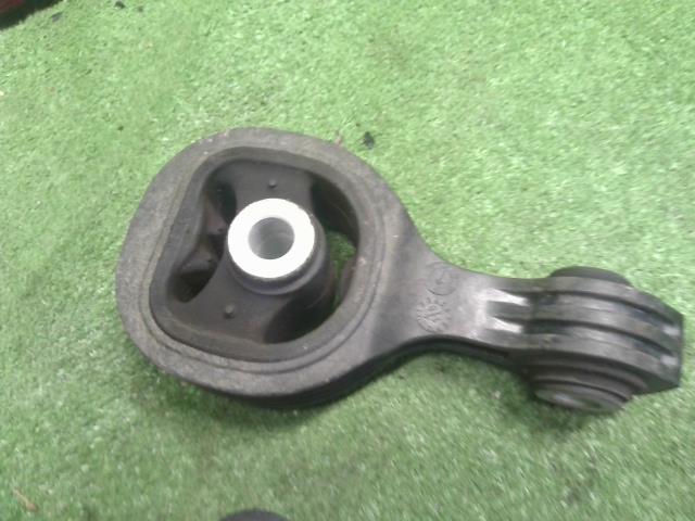 【中古】Ｎ－ＢＯＸ DBA-JF4 エンジンマウント 50820TTA-003 自社品番250459 NH883P