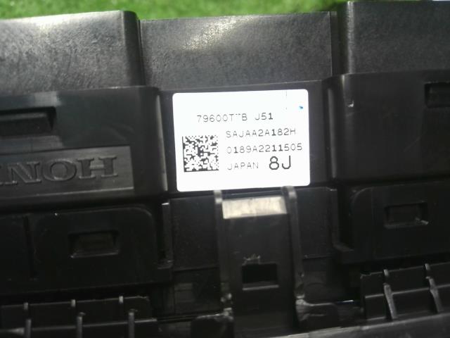 【中古】Ｎ－ＢＯＸ DBA-JF4 エアコン AC スイッチパネル 79601-TTB-J51ZB 自社品番250459 NH883P