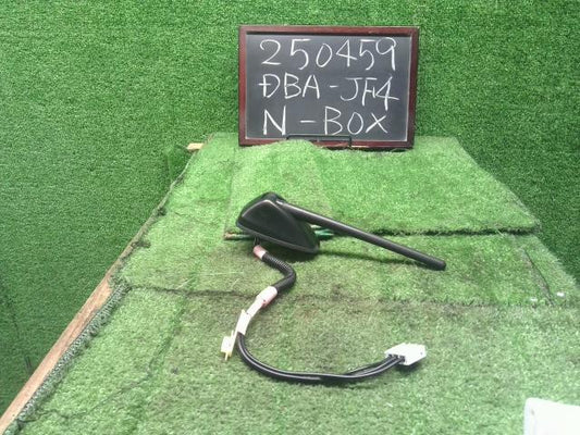 【中古】Ｎ－ＢＯＸ DBA-JF4 アンテナ 39152-TTA-J21 自社品番250459 NH883P