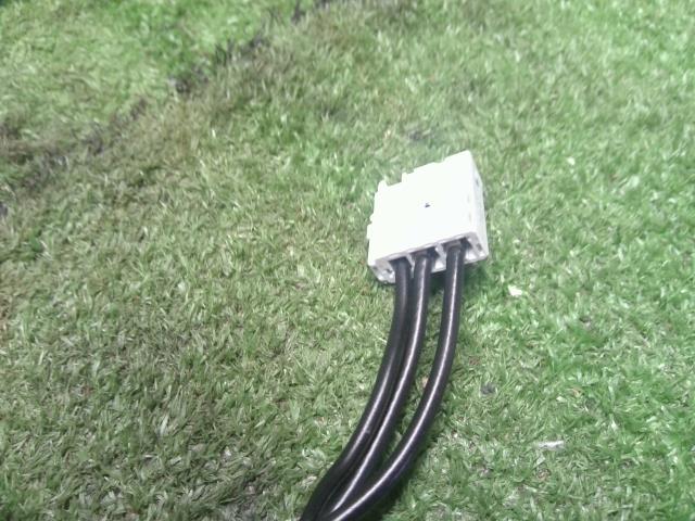 【中古】Ｎ－ＢＯＸ DBA-JF4 アンテナ 39152-TTA-J21 自社品番250459 NH883P