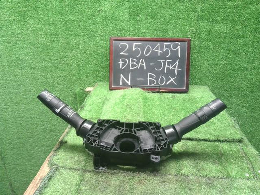 【中古】Ｎ－ＢＯＸ DBA-JF4 ディマー コンビネーションスイッチ 35255-T2A-U11 自社品番250459 NH883P