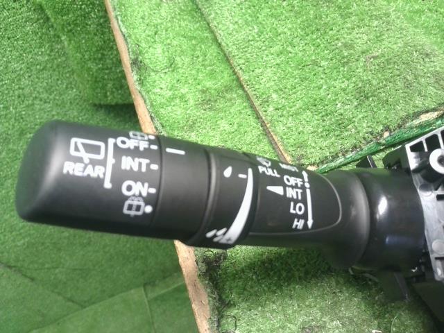 【中古】Ｎ－ＢＯＸ DBA-JF4 ディマー コンビネーションスイッチ 35255-T2A-U11 自社品番250459 NH883P