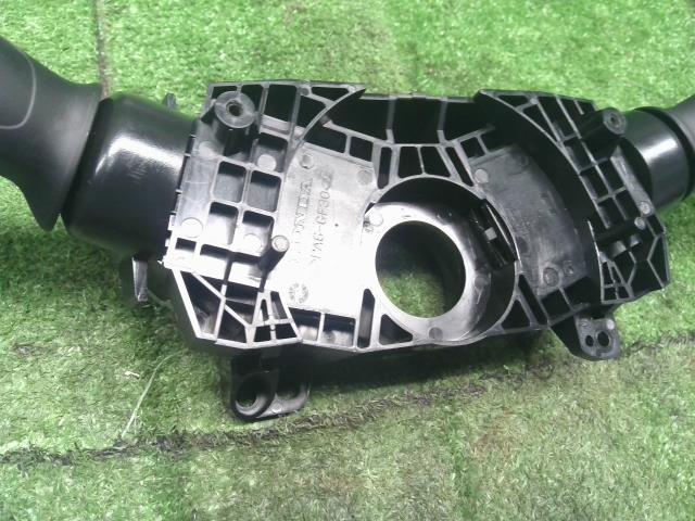 【中古】Ｎ－ＢＯＸ DBA-JF4 ディマー コンビネーションスイッチ 35255-T2A-U11 自社品番250459 NH883P