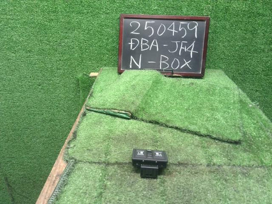 【中古】Ｎ－ＢＯＸ DBA-JF4 左右 パワースライドドアスイッチ 35385-TTA-J01 自社品番250459 NH883P