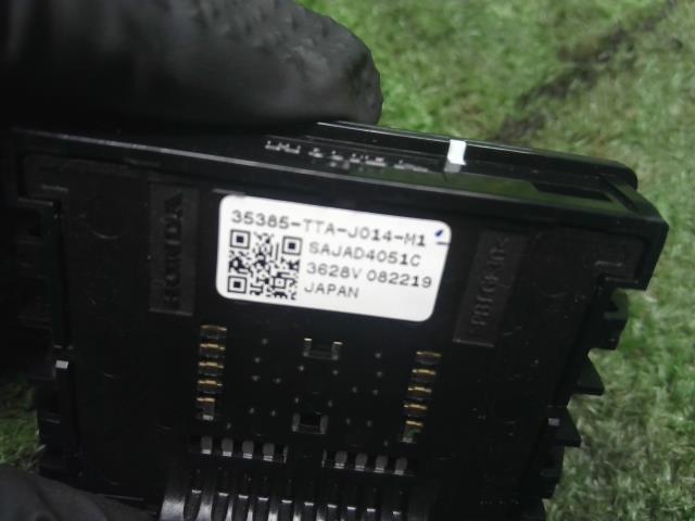 【中古】Ｎ－ＢＯＸ DBA-JF4 左右 パワースライドドアスイッチ 35385-TTA-J01 自社品番250459 NH883P