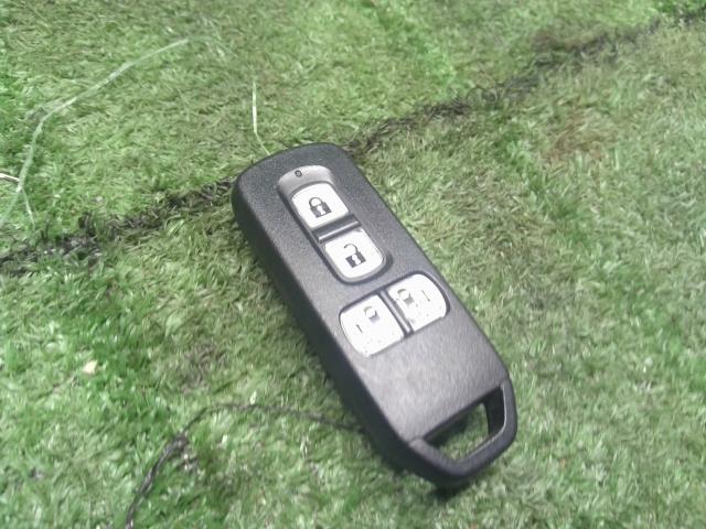 【中古】Ｎ－ＢＯＸ DBA-JF4 キーレスリモコン スマートキー 自社品番250459 NH883P