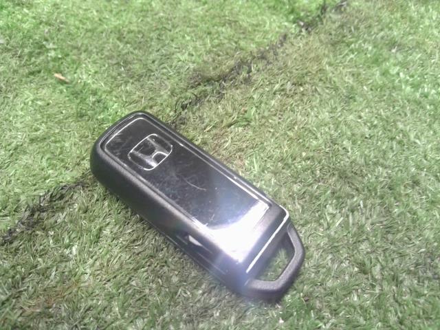 【中古】Ｎ－ＢＯＸ DBA-JF4 キーレスリモコン スマートキー 自社品番250459 NH883P