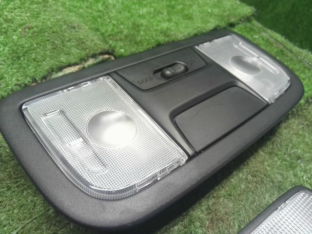 【中古】Ｎ－ＢＯＸ DBA-JF4 ルームランプ 34254-TTA-J01ZA 自社品番250459 NH883P