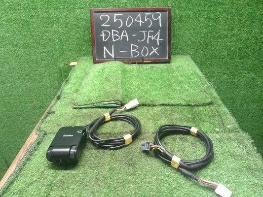 【中古】Ｎ－ＢＯＸ DBA-JF4 ギャザーズ 純正 ドライブレコーダー  自社品番250459 NH883P