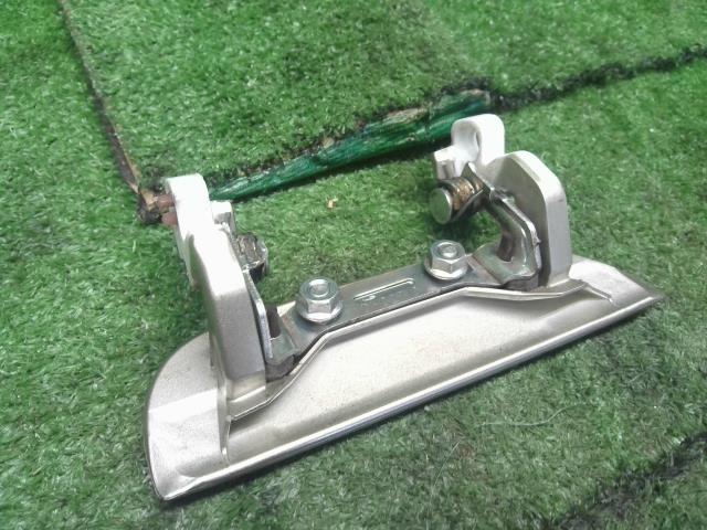 【中古】ミラ DBA-L285S 左フロントアウターハンドル 69220-B2210-E2 自社品番250460 T23