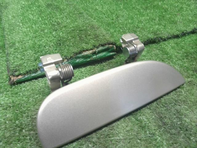 【中古】ミラ DBA-L285S 右リアアウターハンドル 69210-B2270-E2 自社品番250460 T23
