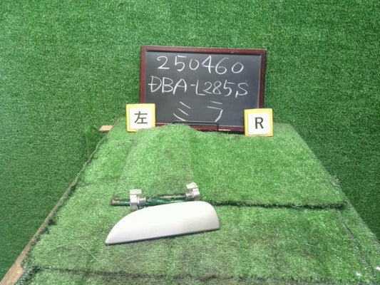 【中古】ミラ DBA-L285S 左リアアウターハンドル 69220-B2210-E2 自社品番250460 T23